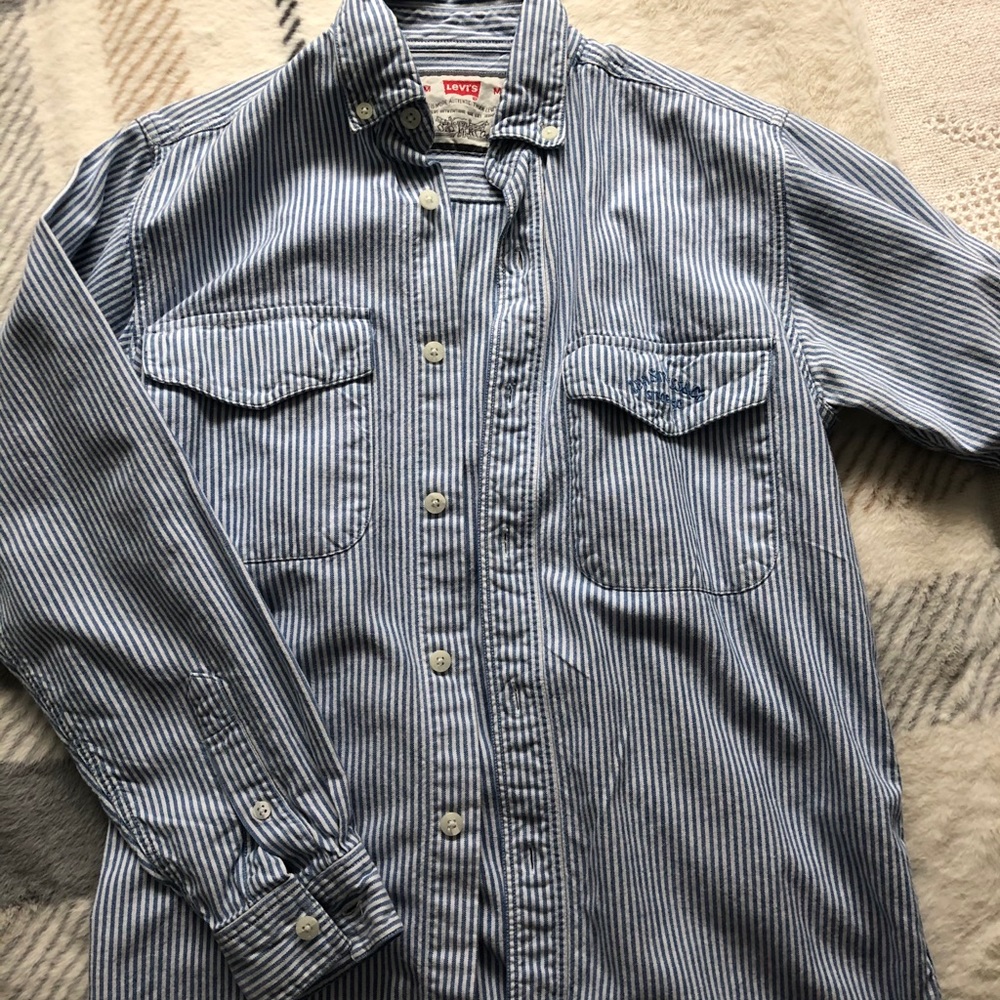 Levi’s button up